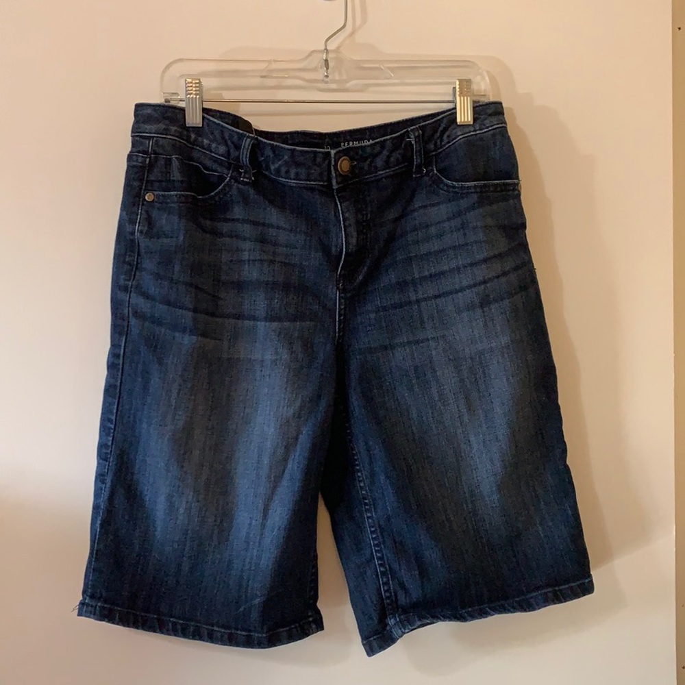 Simply Vera Vera Wang denim Bermuda Shorts Size 10